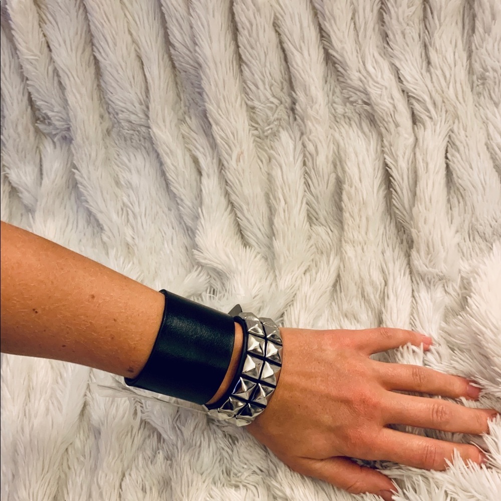 NWT Hot Topic stud leather bracelet